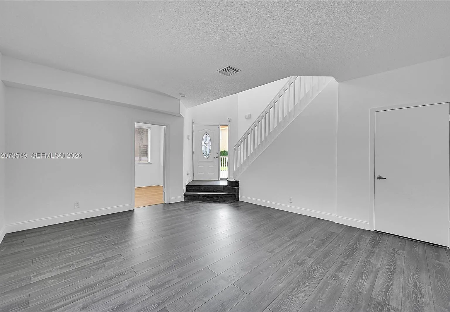 Portofino Condominium Sec — Photo 3
