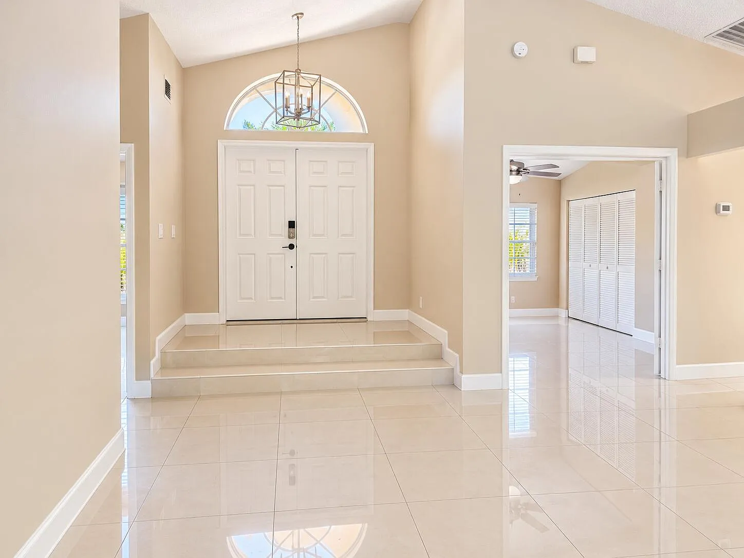 3 bed, 2.0 bath, 1963 sqft, $5,500 — Photo 3