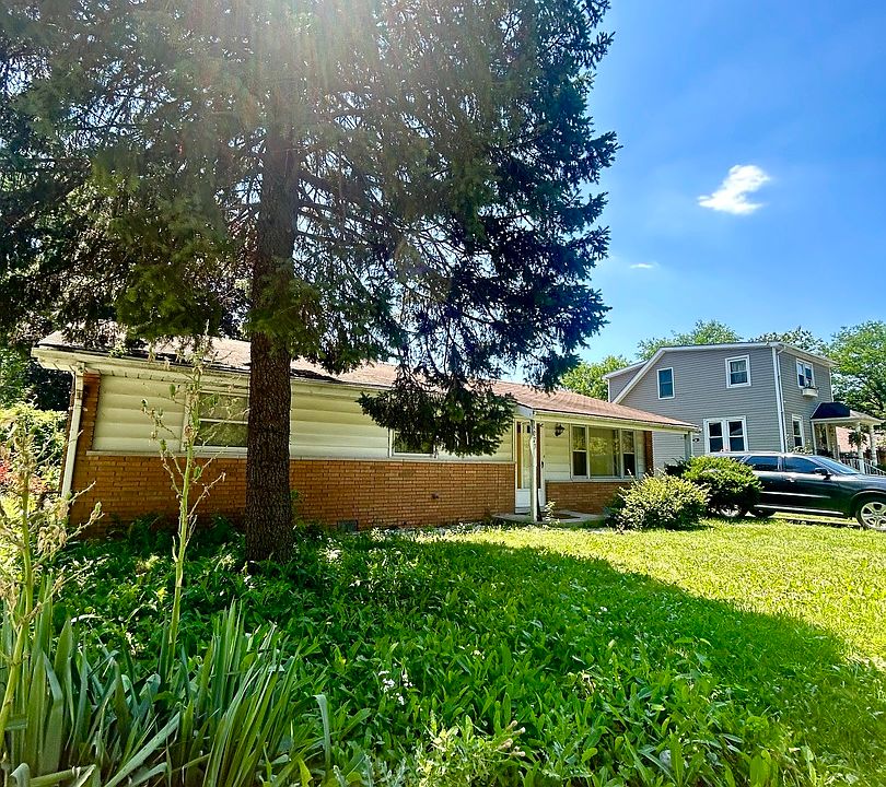 1st image of 5023 W 81st St