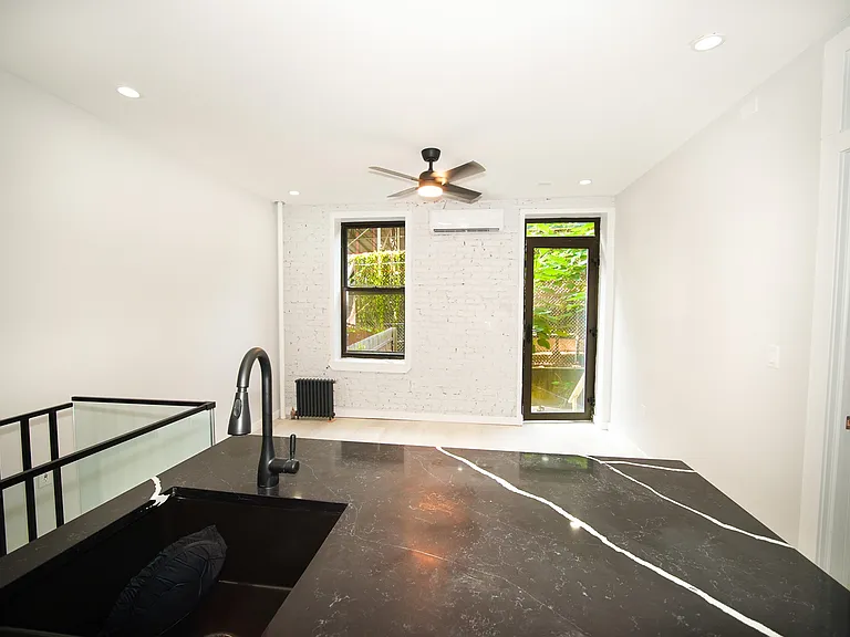 195 Stanton St #D-1 — Photo 6