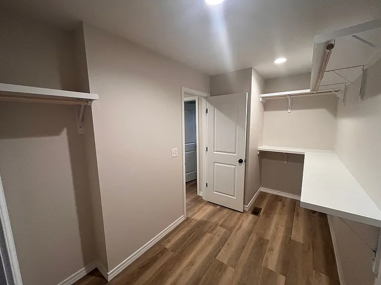 652 W Brook Hollow Dr — Photo 12