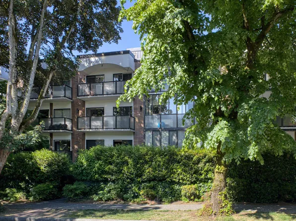 1535 Nelson St #309, Vancouver, BC V6G 1M2