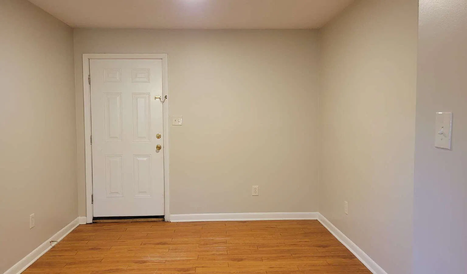 3 bed, 1.5 bath, 1104 sqft, $1,325 — Photo 3