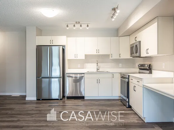 17220 9b Ave SW #17220, Edmonton, AB T6W 3V5