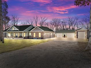 35 Parc Forest Trl, Hawk Point, MO 63349