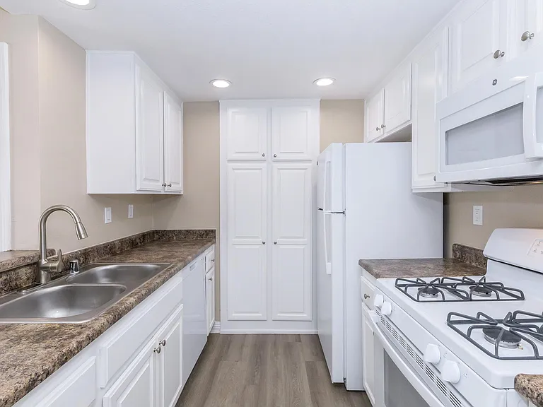 Villas Aliento Apartment Homes — Photo 25