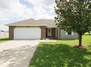122 N Carter Ct, Clever, MO 65631