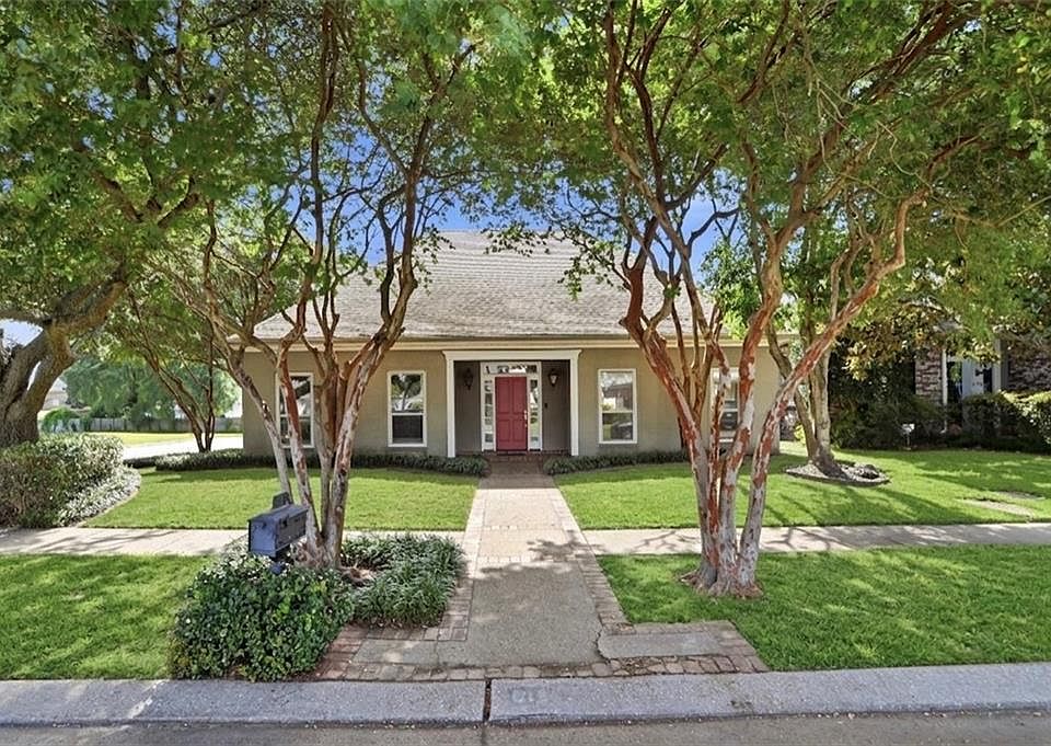 1st image of 612 Hesper Ave