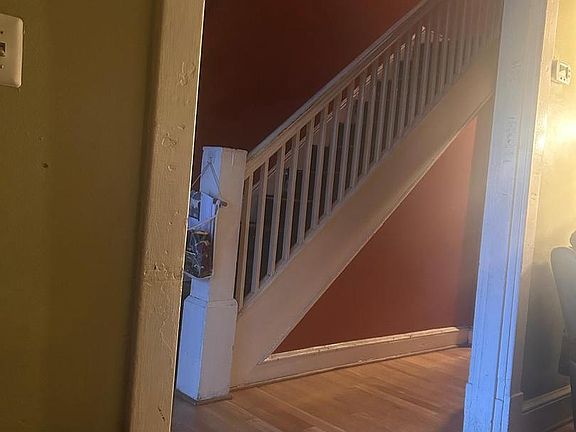 3rd image of 619 Florida Ave NE
