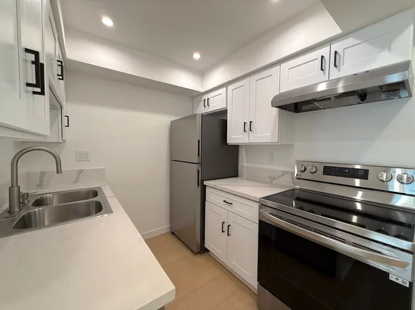 1120 N Flores St APT 5, West Hollywood, CA 90069