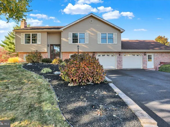 1029 Hickory Ln, Reading, PA 19606