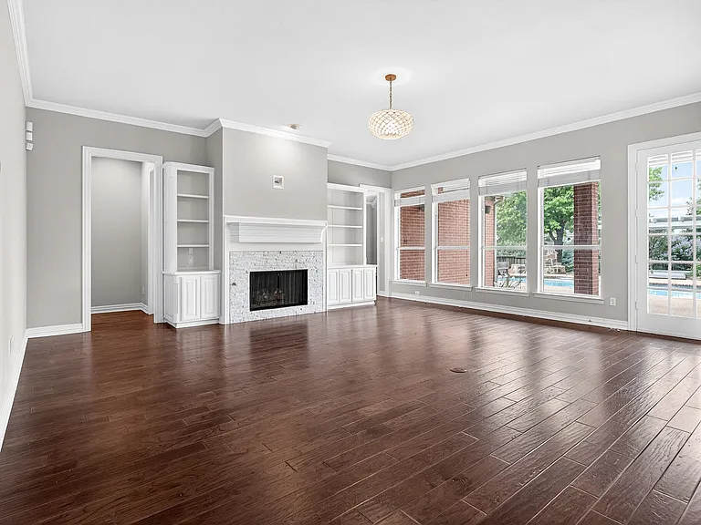 1210 Forest Hills Dr — Photo 6