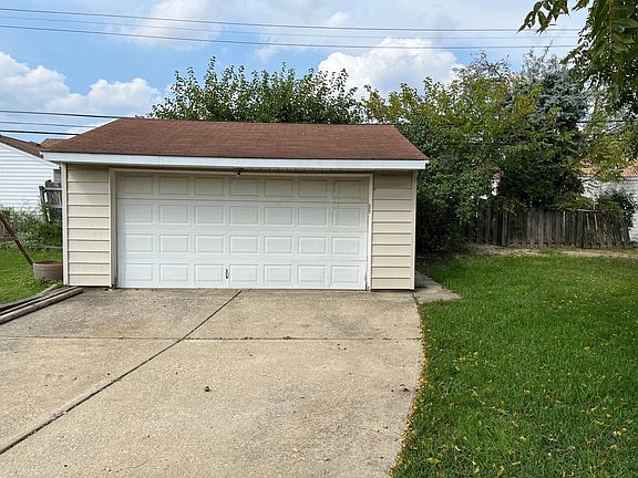 3rd image of 6022 Sunderland Dr