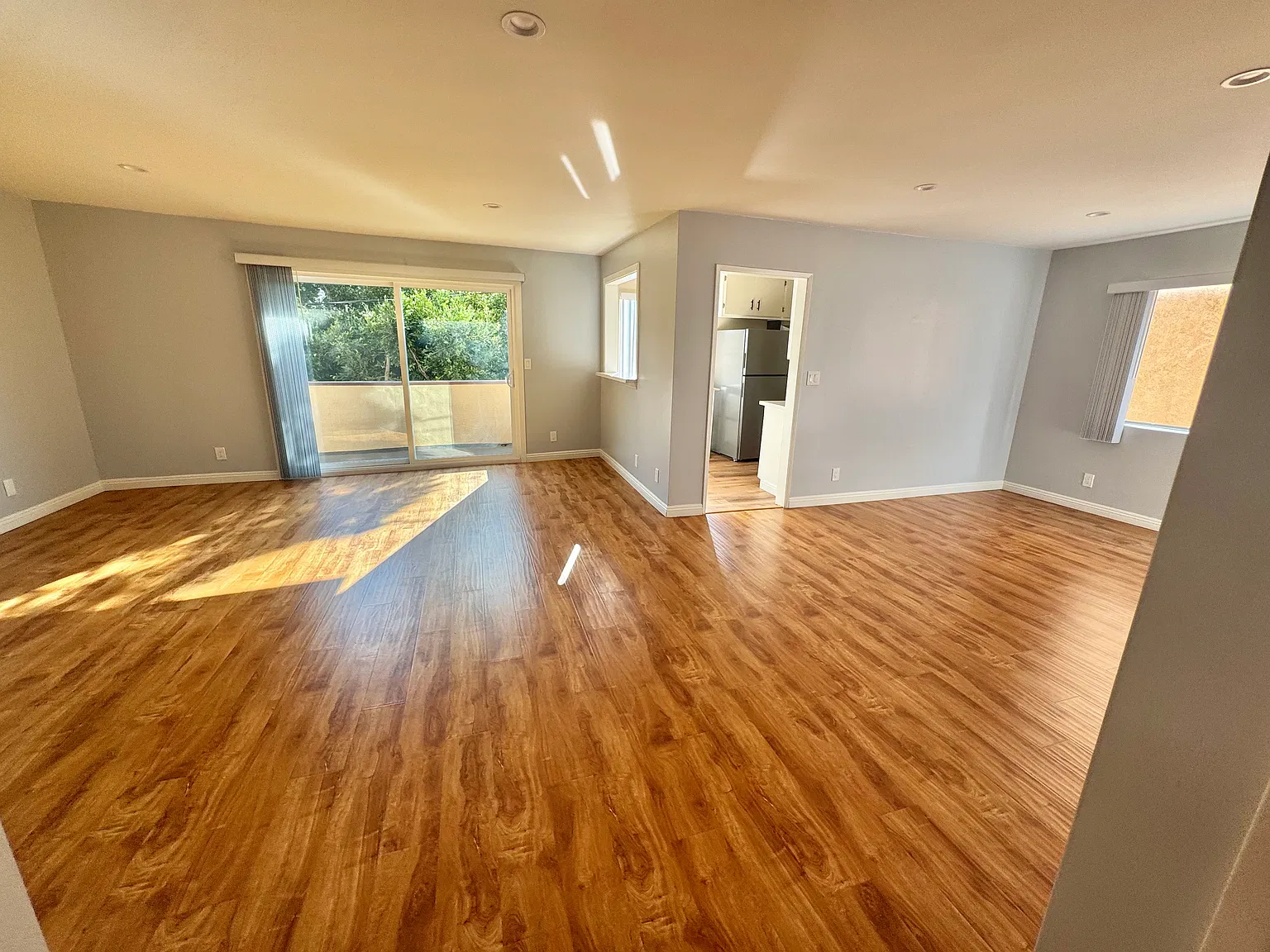 2 bed, 1100 sqft, $3,400 — Photo 1