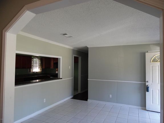 3rd image of 141 James Dr