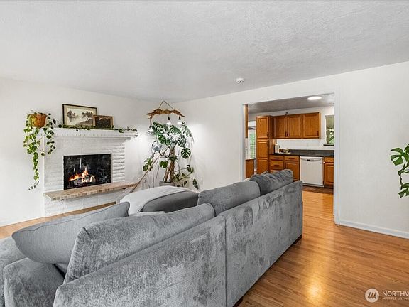 3rd image of 13725 Creek View Drive SW