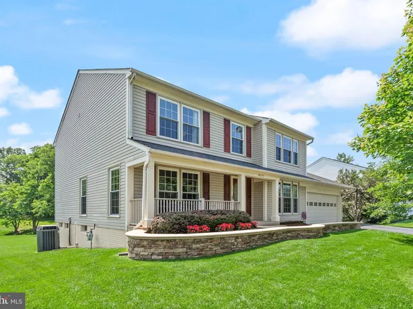 8235 Crackling Fire Dr, Gainesville, VA 20155