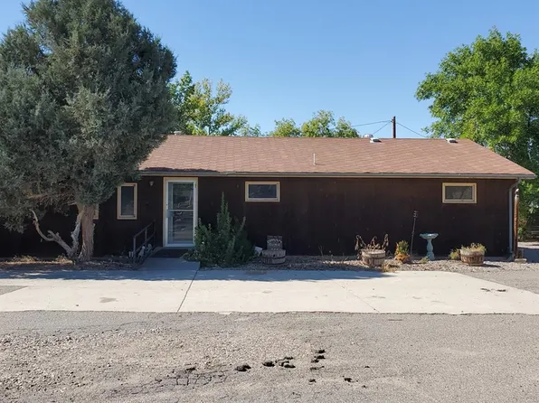 320 1/2 Howell Ave, Worland, WY 82401