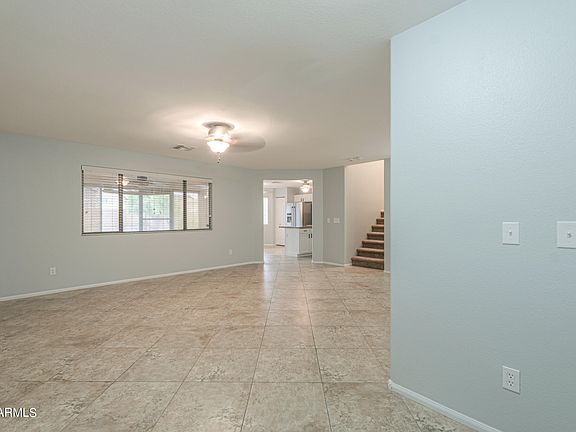 5th image of 41624 W WARREN Lane
