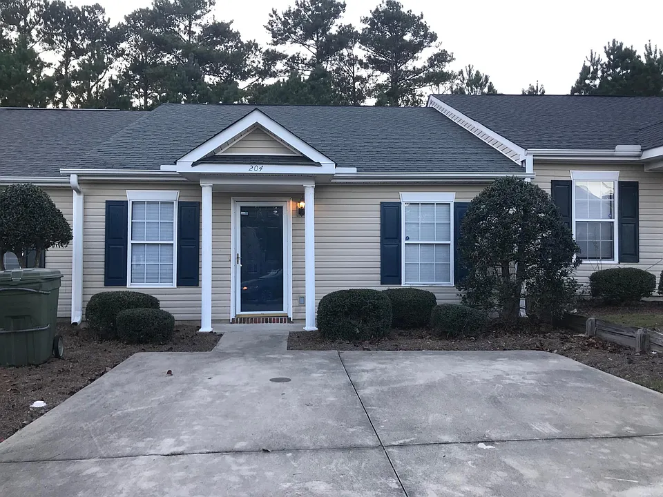 204 Elders Pond Cir