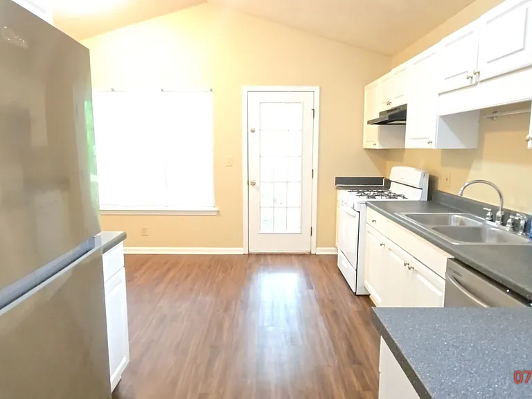 308 J C Ct — Photo 4