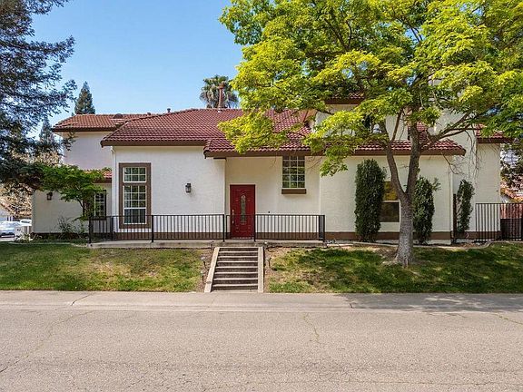 3rd image of 8393 Blue Rose Ct