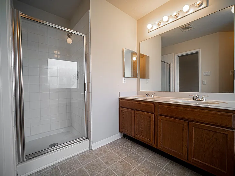 3610 Liberty Square Trl — Photo 9