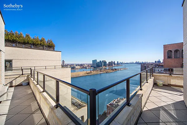 Sold by Sotheby's International Realty | media 20