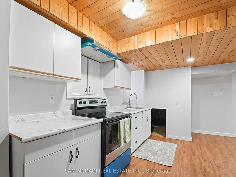 87 Rundle Cres — Photo 27