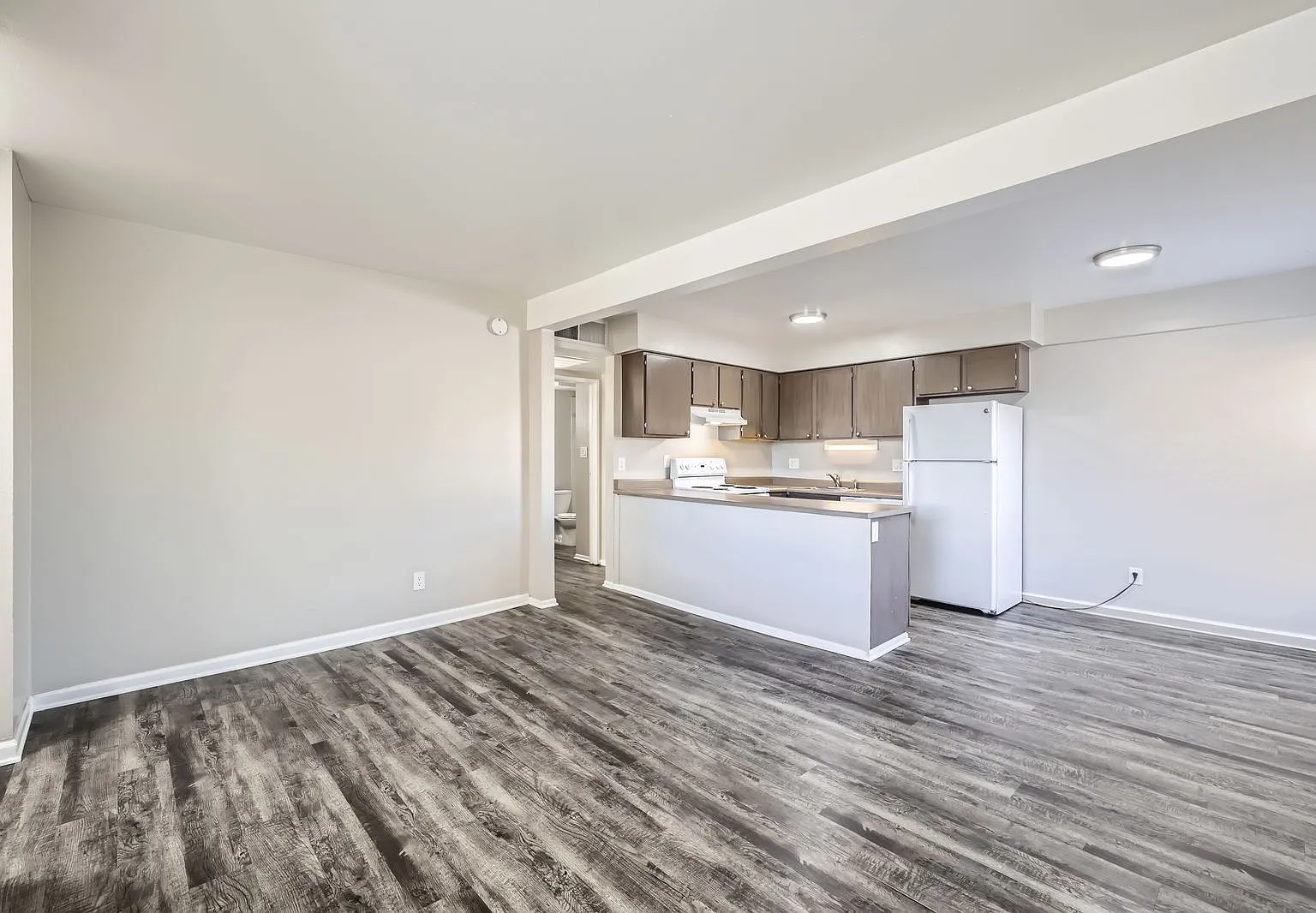 1 bed, 1.0 bath, 600 sqft, $1,140 — Photo 2