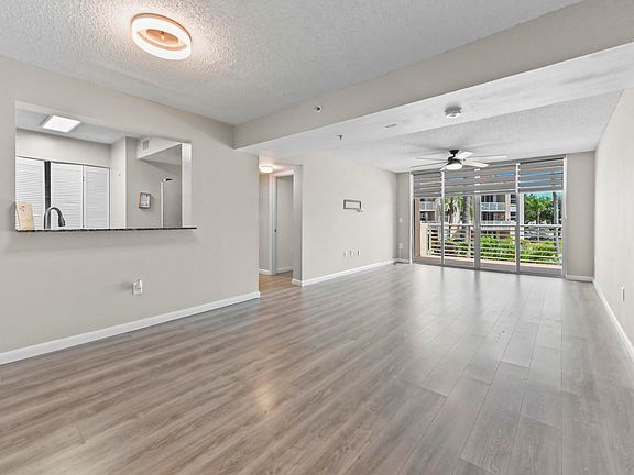 4th image of 2711 Ocean Club Boulevard #207