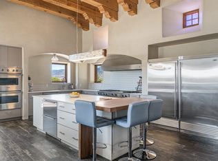 33 Spirit Ct, Santa Fe, NM 87506