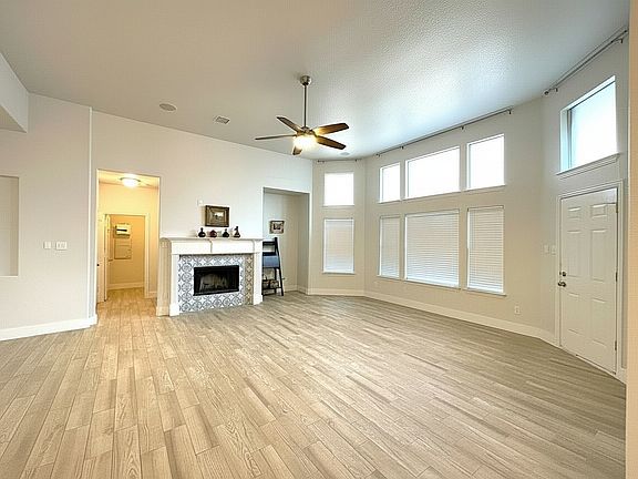 5th image of 5962 Country View Ln