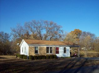 402 Cora St, Carmi, IL 62821