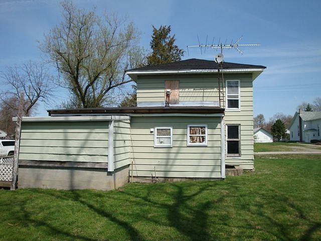 2nd image of 4103 Summit St