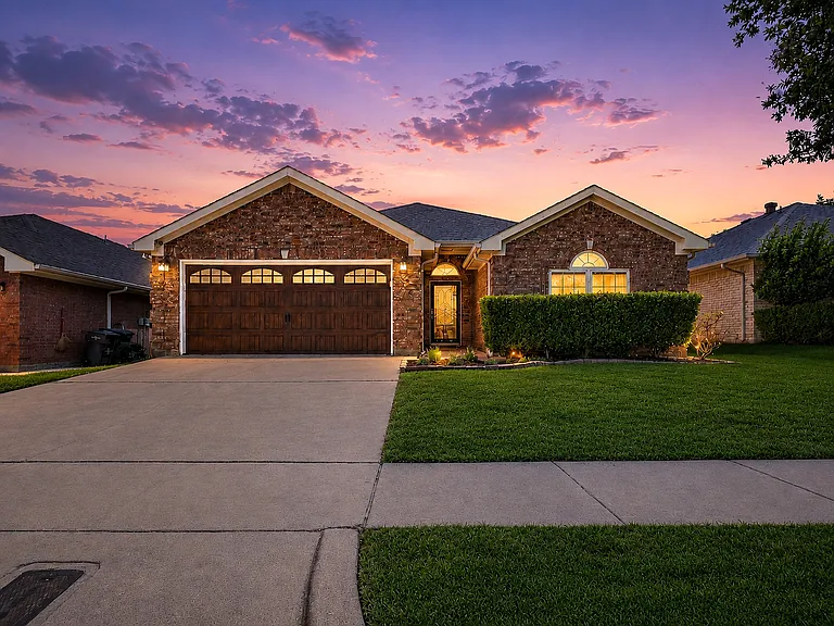 4820 Eagle Trace Dr — Photo 2