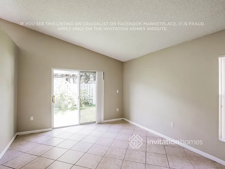16594 NW 7th St — Photo 7
