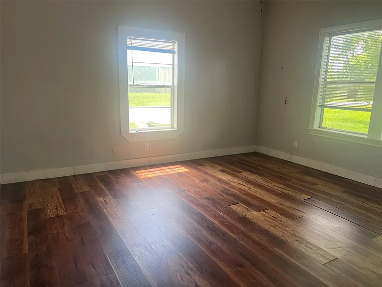 709 S Harrison Ln — Photo 12
