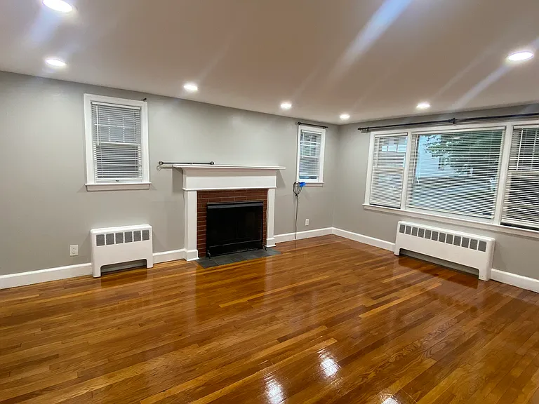 214 Columbia St #1 — Photo 4