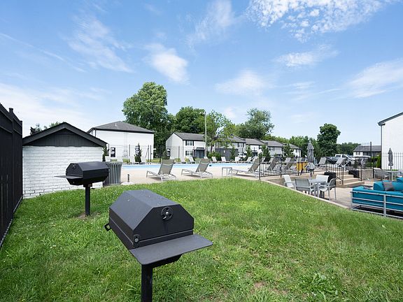 5th image of 940 University Woods Dr #55