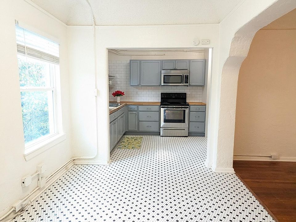 1st image of 420 W Elsmere Pl #7