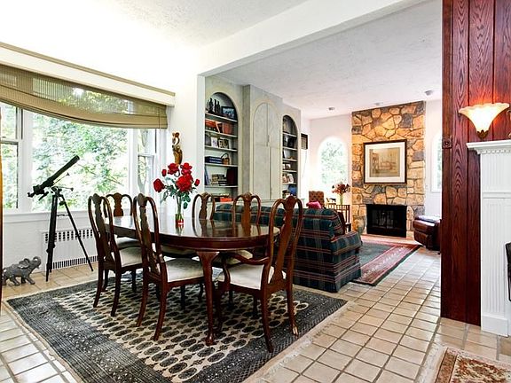 Charming home in beautiful Sterling Ridge.