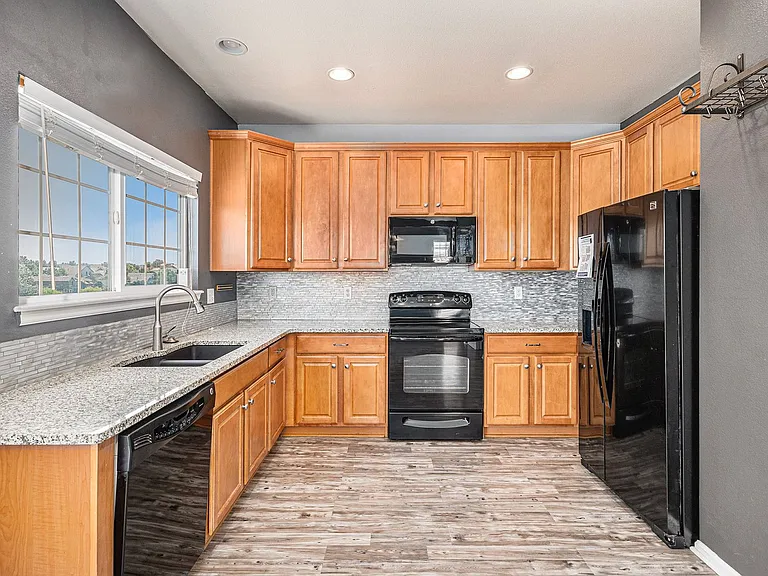 4230 Beautiful Cir — Photo 12