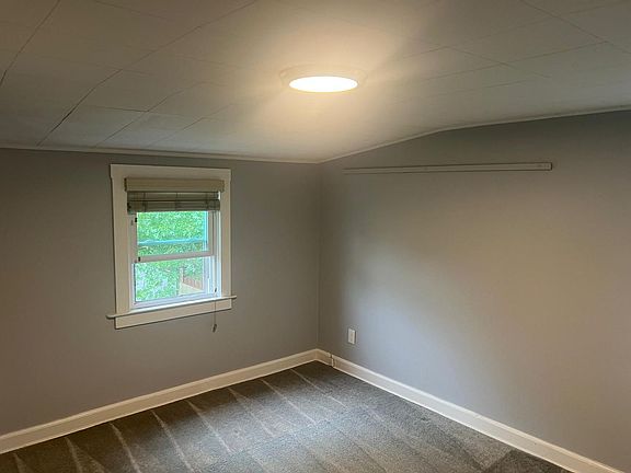 3rd image of 18 Ferndale Ave