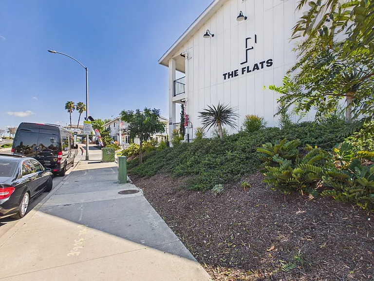 The Flats — Photo 36