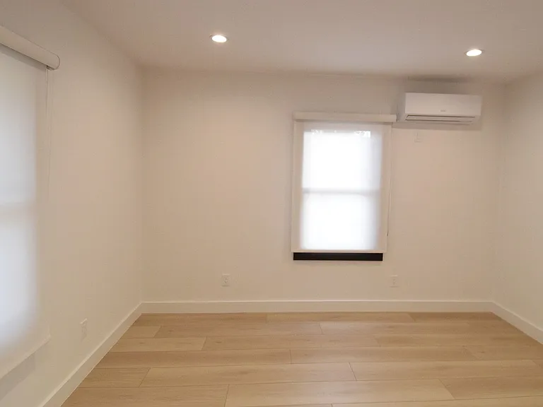 317 Ocean Park Blvd — Photo 25