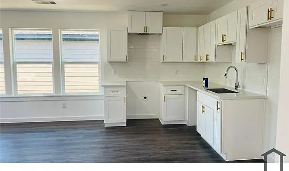 3 bed, $1,850 — Photo 3