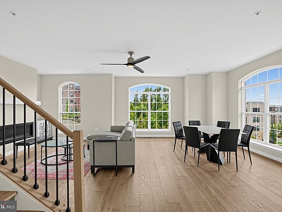 4th image of 601 Leigh Way