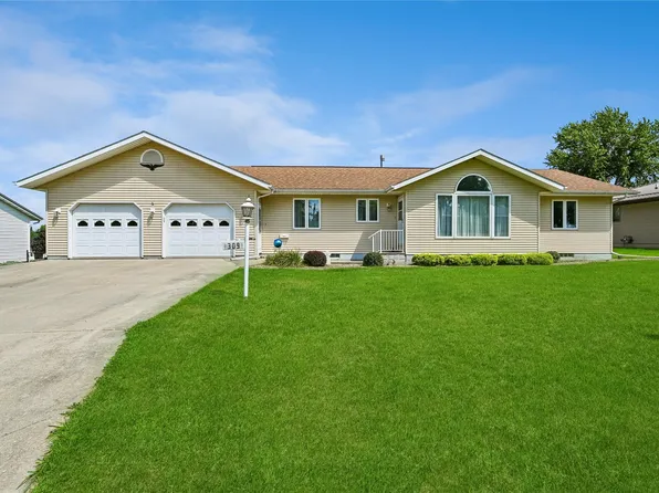 309 Cross St SE, Blairstown, IA 52209