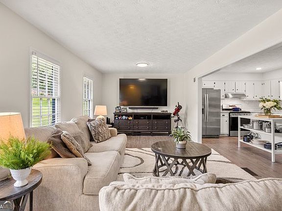 2nd image of 3031 Frankie Ln
